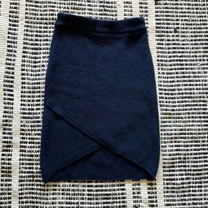 Gaelle Size Medium Navy Blue knit skirt Tulip Straight